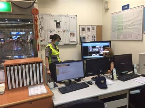 七堵 百福 五堵 汐止 汐科 (臺北)南港 松山 臺北 萬華 板橋 浮洲 樹林 南樹林 山佳 鶯歌 八堵 (基隆)暖暖 四腳亭 瑞芳 猴硐 三貂嶺 牡丹 雙溪 貢寮 福隆. 女掉行李箱 警一路找終點站 - 社會 - 自由時報電子報