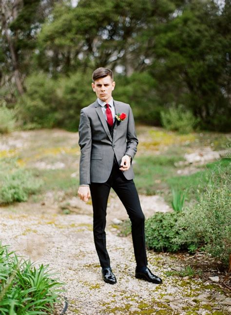 1950s style wedding dresses, tea length wedding dresses, swing dresses, reception dresses and long lace ballgowns. Retro Melbourne, Australia Wedding : Chic Vintage Brides