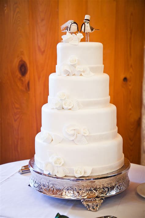 Flavours for wedding cakes, wedding cake specialists, wedding cakes by barbara. simple, romantic white wedding cake - it was lemon cake ...