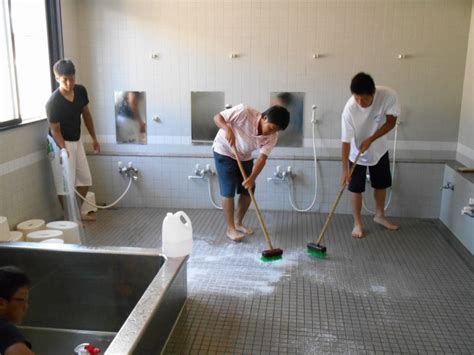 Ver más ideas sobre japon, manualidades, artesanías chinas. Razón por la que los niños japoneses limpian sus escuelas