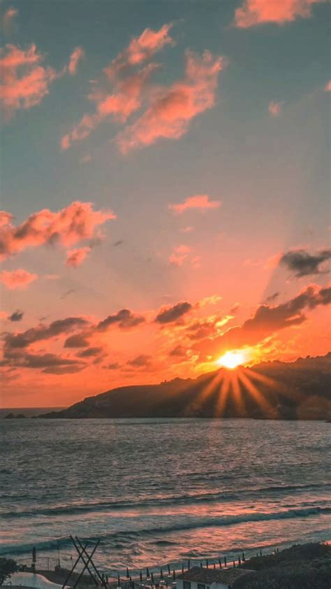 La Puesta De Sol En La Isla De Cerdeña Uno De Los Mejores Que He