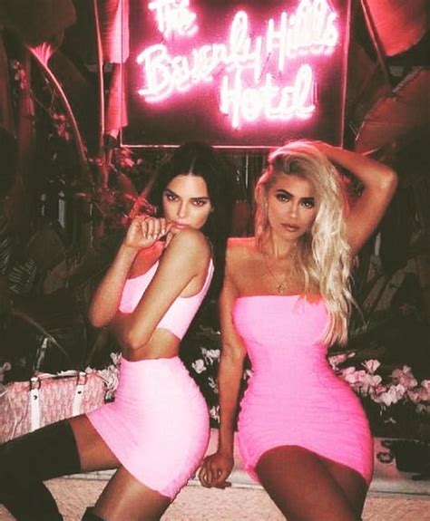 Kkxo💕 On Instagram “kendall And Kylie 💖 Kendalljenner Kyliejenner Sisters Jenners