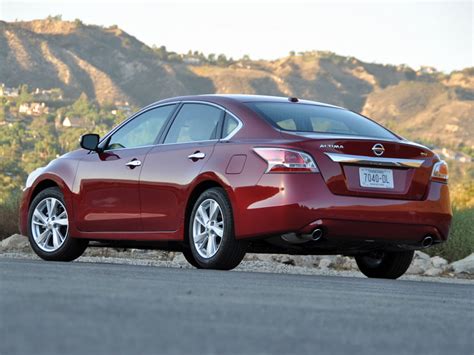 Measured owner satisfaction with 2015 nissan altima performance, styling, comfort, features, and usability after 90 days of ownership. New 2014 / 2015 Nissan Altima For Sale - CarGurus