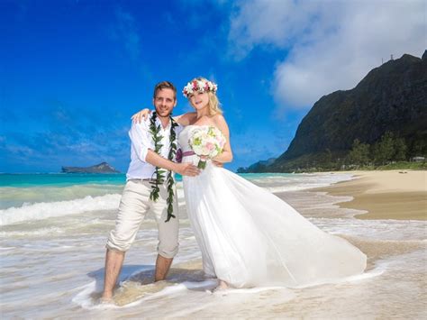 Every wedding is a gift shared with love. Are you Interested In a Hawaii Wedding? | Hawaii Wedding ...