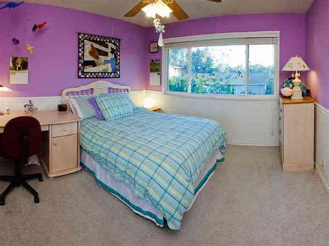 Grey bedroom with purple accent wall. Purple and Teal Bedroom - Decor Ideas