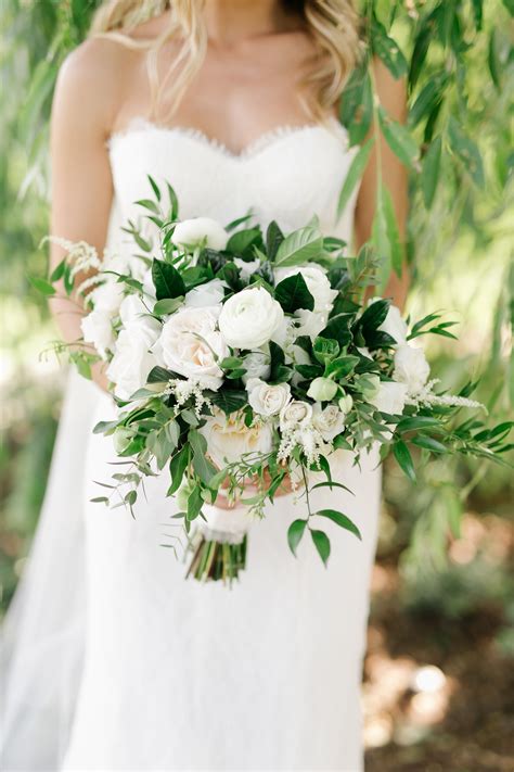 modern elegance meet to create wedding magic white bridal bouquet bride bouquets white