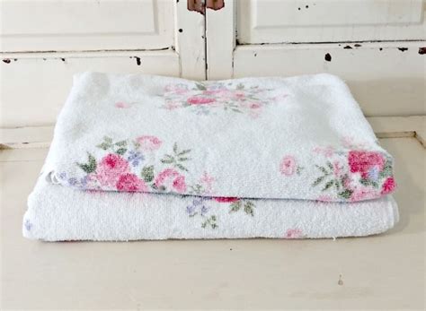 Vintage Bath Towels Floral Set Of Two