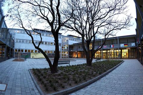 Kontakt Ferdinand Porsche Gymnasium Zuffenhausen