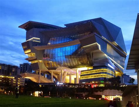 The star vista christmas 2020. Singapore Unique Architecture: Star Vista