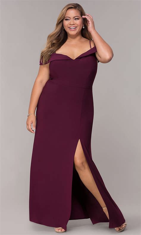 Find the perfect wedding guest dresses from aritzia & it's exclusive brands. Long Plus-Size Wedding Guest Dress in Wine Red