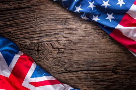 Flaggen Von Amerika Und Großbritannien Auf Rustikalem Eichenbrett Uk