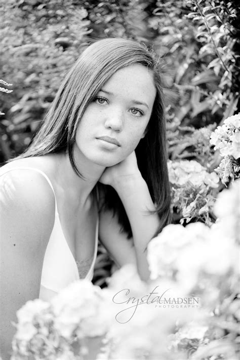 Spokane Girl Senior Portraits001 Crystal Madsen Photography