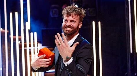 En tim hofman is hiermee de grote winnaar van de avond. Alle winnaars van het Gouden Televizier-Ring Gala 2020 ...
