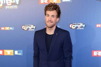 Sie sollen ein paar gewesen sein schießt ines anioli hier gegen luke mockridge. Deutscher Comedypreis mit Carolin Kebekus, Laura Wontorra ...