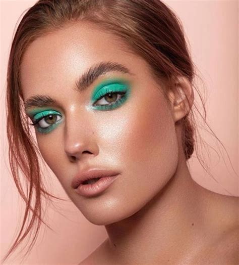 Pretty And Easy Monochromatic Makeup Looks To Honor Your Favorite Colors