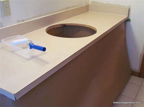 For this, you will need warm water and a small amount of detergent powder. How To Paint A Formica Countertop | Formica countertops ...