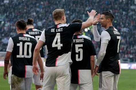 Want to discover art related to chiellini? Serie A, Juventus-Fiorentina 3-0. Doppietta di CR7 su ...