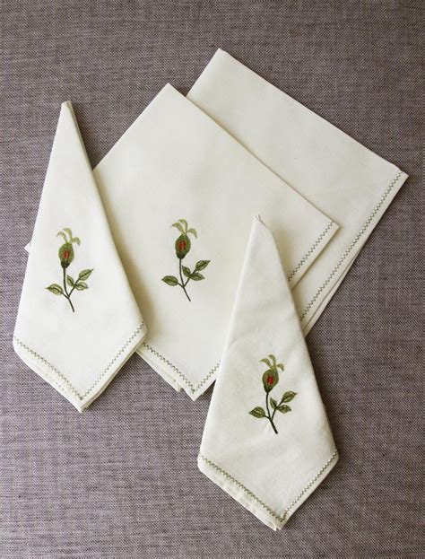 Vintage Embroidered Cloth Napkins 4 Napkin Set Hand Stitched Etsy