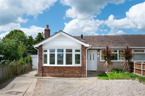 Bedroom Semi Detached Bungalow For Sale In Meadow Close Hemsby Nr