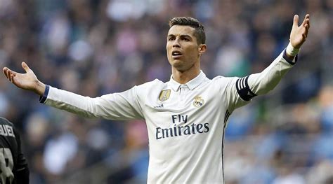 Cristiano Ronaldo Is Fifas Best Star Wins 16 Player Of The Year