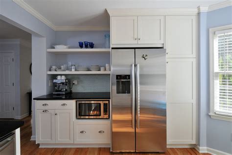 Costco has maintained this relationship with awc for many years, and its products consistently receive high marks for customer satisfaction. Built In Cabinet Ideas - HomesFeed
