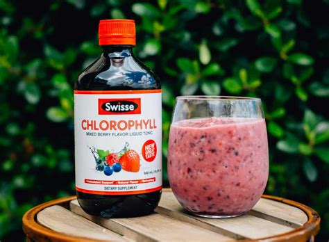 Chlorophyll is a green photosynthetic pigment found in plants, algae, and cyanobacteria. Why You Should Be A Taking A Liquid Chlorophyll Supplement ...