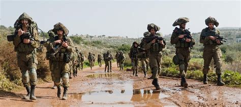 התראה אסטרטגית | ''ישראל תקרוס כשתהיה מוקפת באין ספור שטחי שיגור של מאות אלפי רקטות''. יצחק בריק: בדרך למלחמה טוטאלית - ייצור ידע