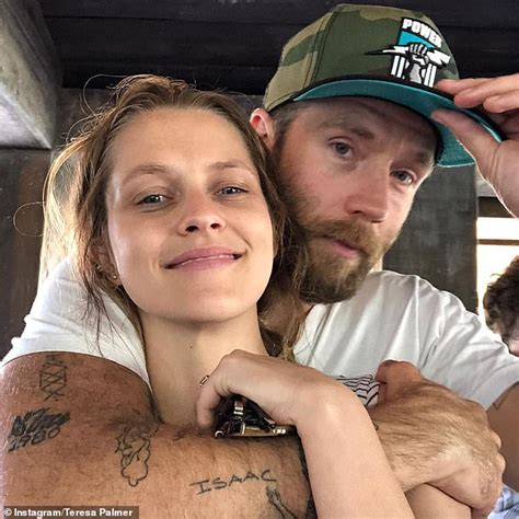 Teresa Palmer Naked In The Bathtub With Newborn Daughter Poet Daily