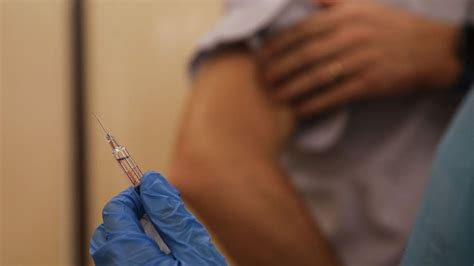 18 důvodů, proč si nenechám píchnout vakcínu proti covidu. Vakcína proti Covidu by mohla byť na Slovensku v polovici ...