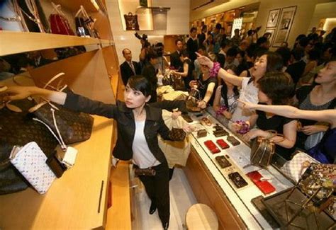 Why Are Chinese Obsessed With Luxury Goods 6 Cn