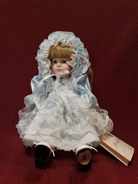Bradley”s Collectible Porcelain Bride Doll Munimorogobpe