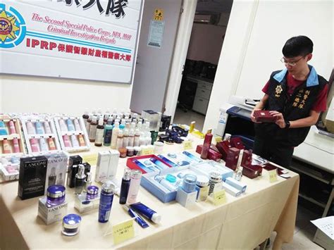 漫畫 動畫 電影 音樂 遊戲 電視劇 網站 角色 道具 名侦探柯南剧场版第23部《名侦探柯南：绀青之拳》于2019年4月12日在日本上映，并将于6月13日在. 搭韓劇賣仿冒化妝品 侵權約100萬 - 中時電子報