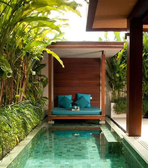 20 Coziest Outdoor Lounge Areas With Pools