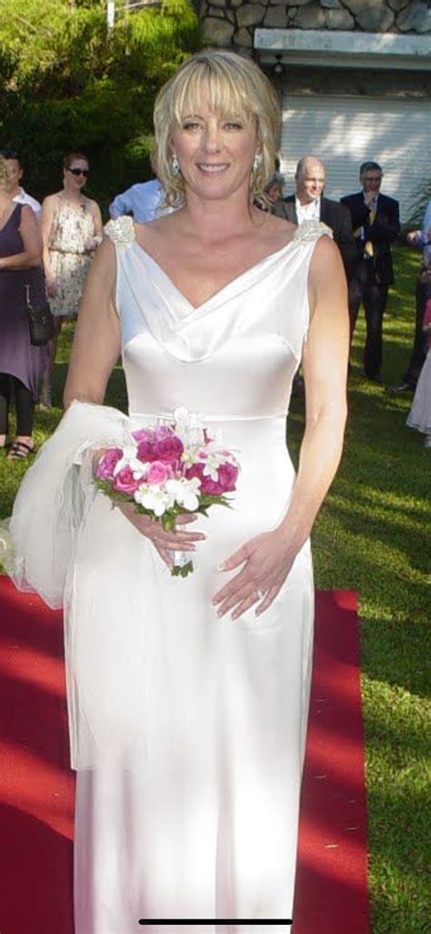 Find your dream designer bridal gown with us! Collette Dinnigan Second Hand Wedding Dress - Stillwhite