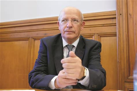 Augusto ernesto dos santos silva (nato il 20 agosto 1956) è un sociologo , professore universitario e politico portoghese. Augusto Santos Silva acredita que Portugal pode ajudar ...