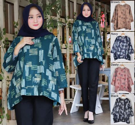 Model baju batik wanita muslim modern terbaru dan trendy yang ada saat ini bisa anda pilih dan gunakan sebagai model baju batik untuk kerja dengan berbagai pilihan mulai dari baju batik lengan pendek maupun lengan model batik atasan terbaru. Model Baju Atasan Wanita Lengan Panjang Terbaru 2020 ...