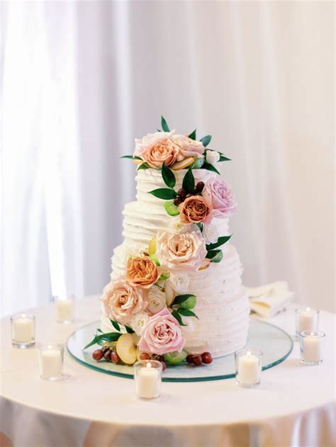 Our florists have the perfect bouquets & gifts for all occasions! Cake Floral- Royal Palms in 2020 | Wedding cakes with ...