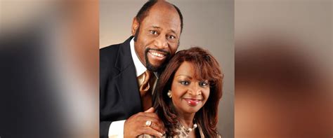 Pastor Myles Munroe Remembered For Lessons Of Leadership Faith Abc News