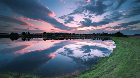 Hd Pink Clouds Reflecting In The Lake Wallpaper Download Free 148702