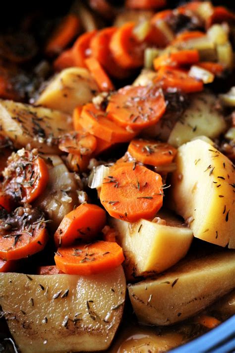 Full ingredient & nutrition information of the maren's crock pot pork roast calories. Amazing Crock Pot Roast with Potatoes and Carrots - My ...
