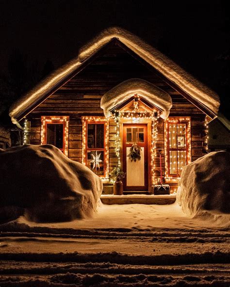 Holiday Lights Warm Winter Nights ⛄️🏠🎄 Cabin Lodge Cozy Cabin Cabin
