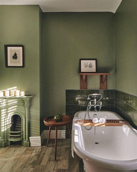 10 Stunning Green Bathroom Decor Ideas