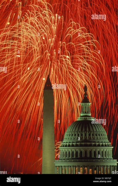 Washington Dc Usa July 4 1993 Fireworks Light Up The Skies Over The