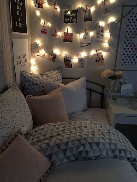 Here are 16 beautiful and easy diy bedroom decor ideas that you whether your bedroom needs a hook rack is for you to decide, but this idea is for something that adds the simple yet functional and visually appealing design makes a real decor statement. 41+ Simple and Creative DIY Dorm Room Decorating Ideas on ...