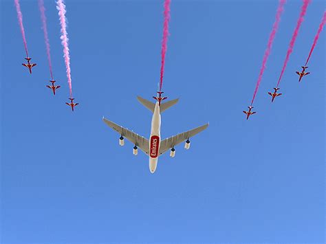 Emirates La380 Et Les Red Arrows Vidéo Air Journal