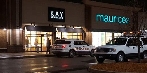 Update Man Arrested After Robbing Jewelry Store Using Pepper Spray On Employees