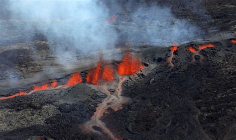 Reunion Island Volcano Eruption Piton De La Fournaise Erupts Latest