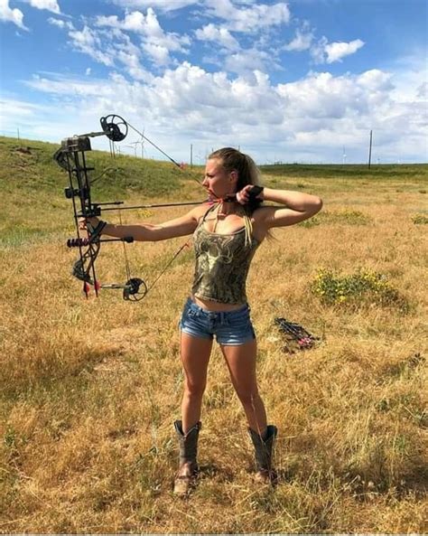 hunting girls beautiful women gorgeous girls bows archery country girls diesel feature