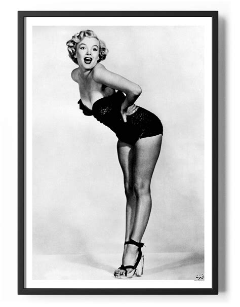 Marilyn Monroe Pose Poster Justposters