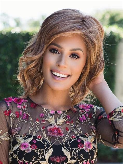 Editor S Pick Wig By Raquel Welch Lace Front Layered Bob Hairstyles Summer